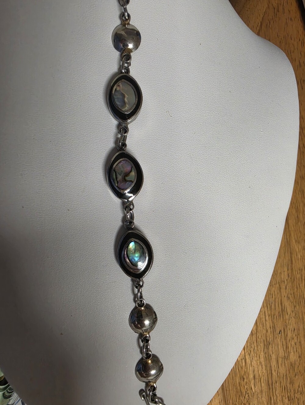 Vintage Mexican Abalone & Black Inlay Jewelry Set - Oval Link Bracelet & Dangle - Picture 4 of 9